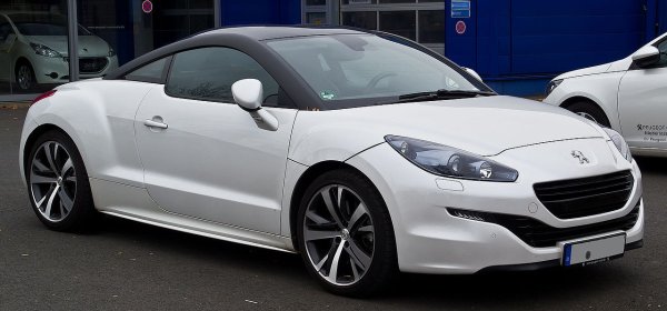 RCZ R дебютира на автомобилното изложение във Франкфурт през 2009 г. и продължи да събира множество отличия. Описан от списание Diesel Car като &bdquo;черешката на тортата за спортното купе и секси стил&ldquo;.
